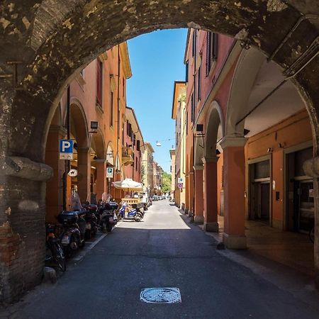 A Pochi Passi Dalla Finestrella Di Via Piella By Wonderful Italy Apartment Bologna Luaran gambar