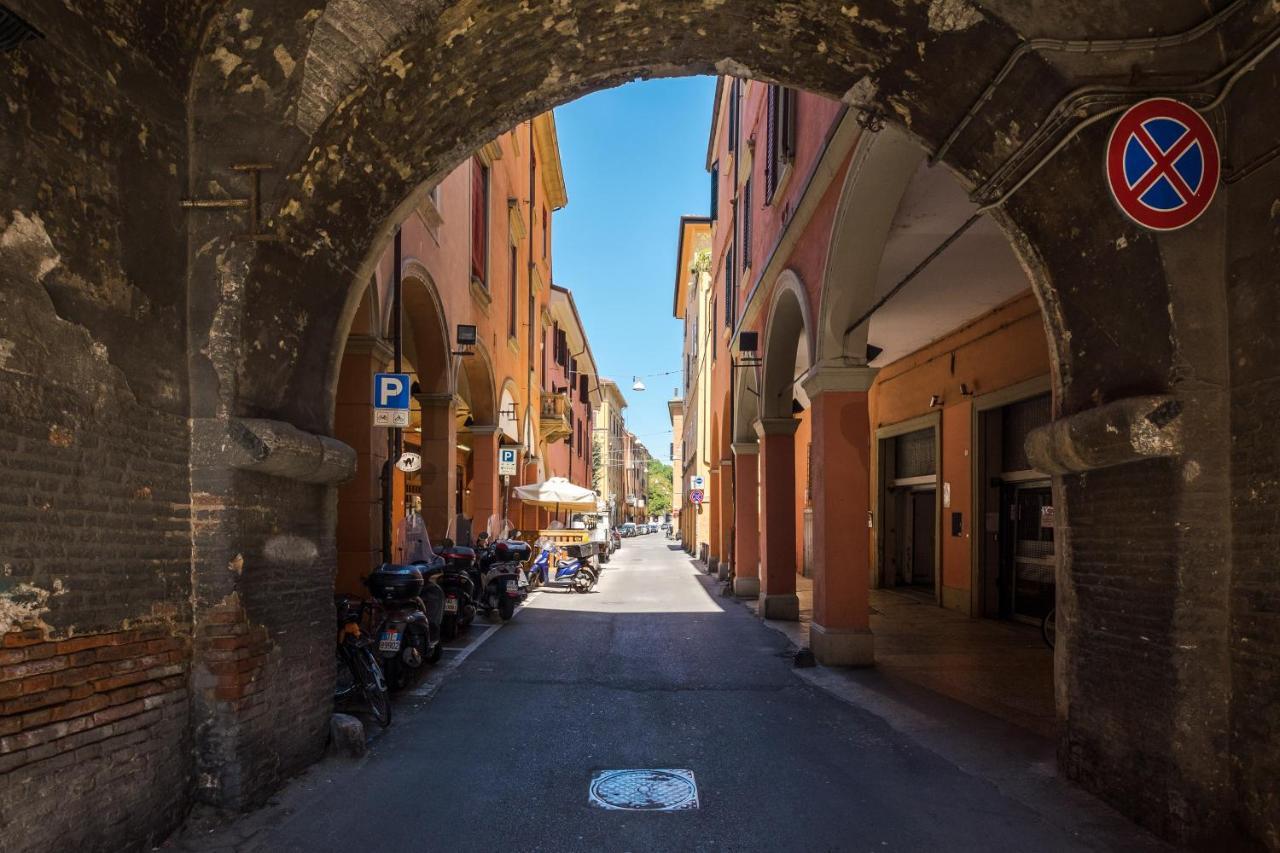 A Pochi Passi Dalla Finestrella Di Via Piella By Wonderful Italy Apartment Bologna Luaran gambar